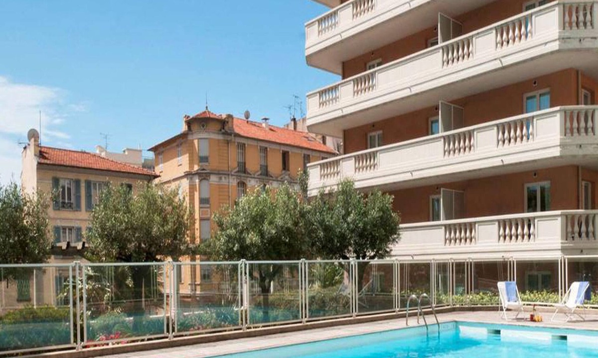 La Madeleine Apartment | Gloria 2 Pers Pool A/C WiFi
