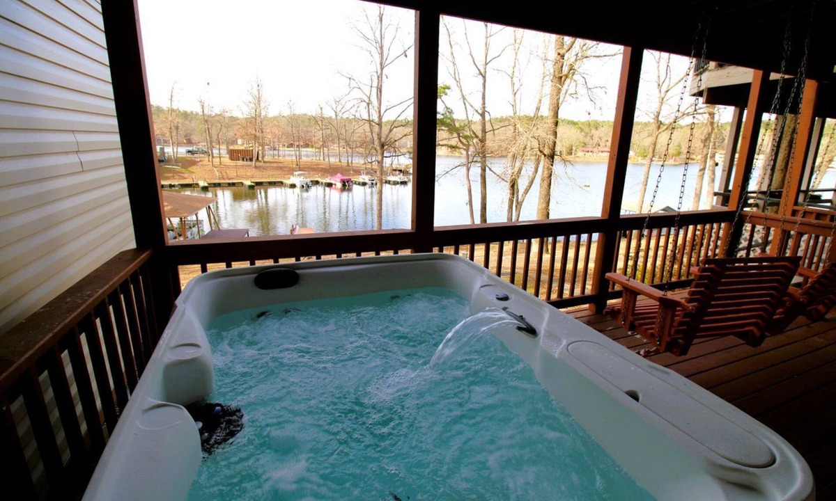 Hot Springs Village Cabin | Glorious Cabin with Fantastic Lake Sights in Hot Springs, Arkansas