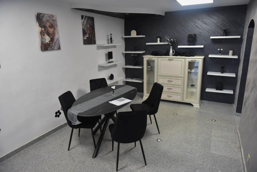Focsani Apartment | Glow Sahara