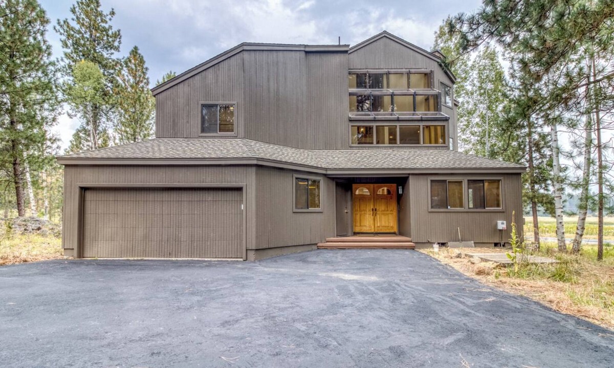 Black Butte Ranch House | GM265: Great Meadow & Lake View