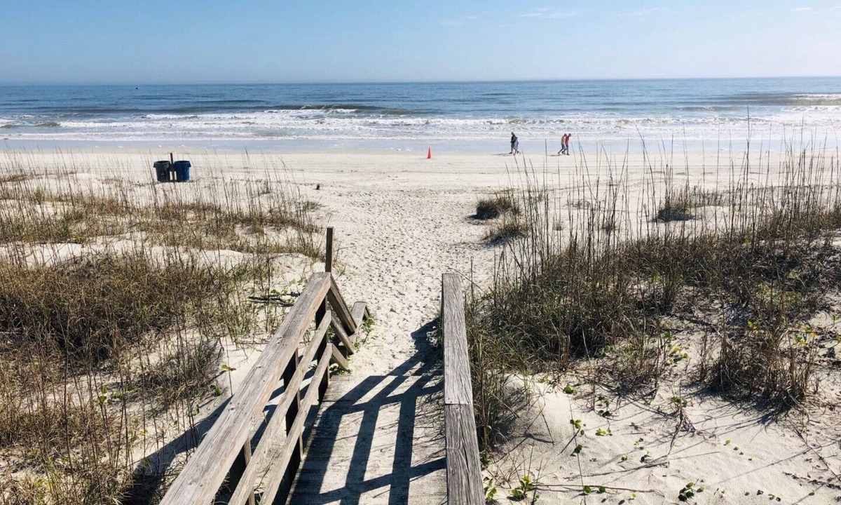 Butler Beach House | GOIN COASTAL Beach House, 3/2, Sleeps 10, 3 min Walk To The Beach