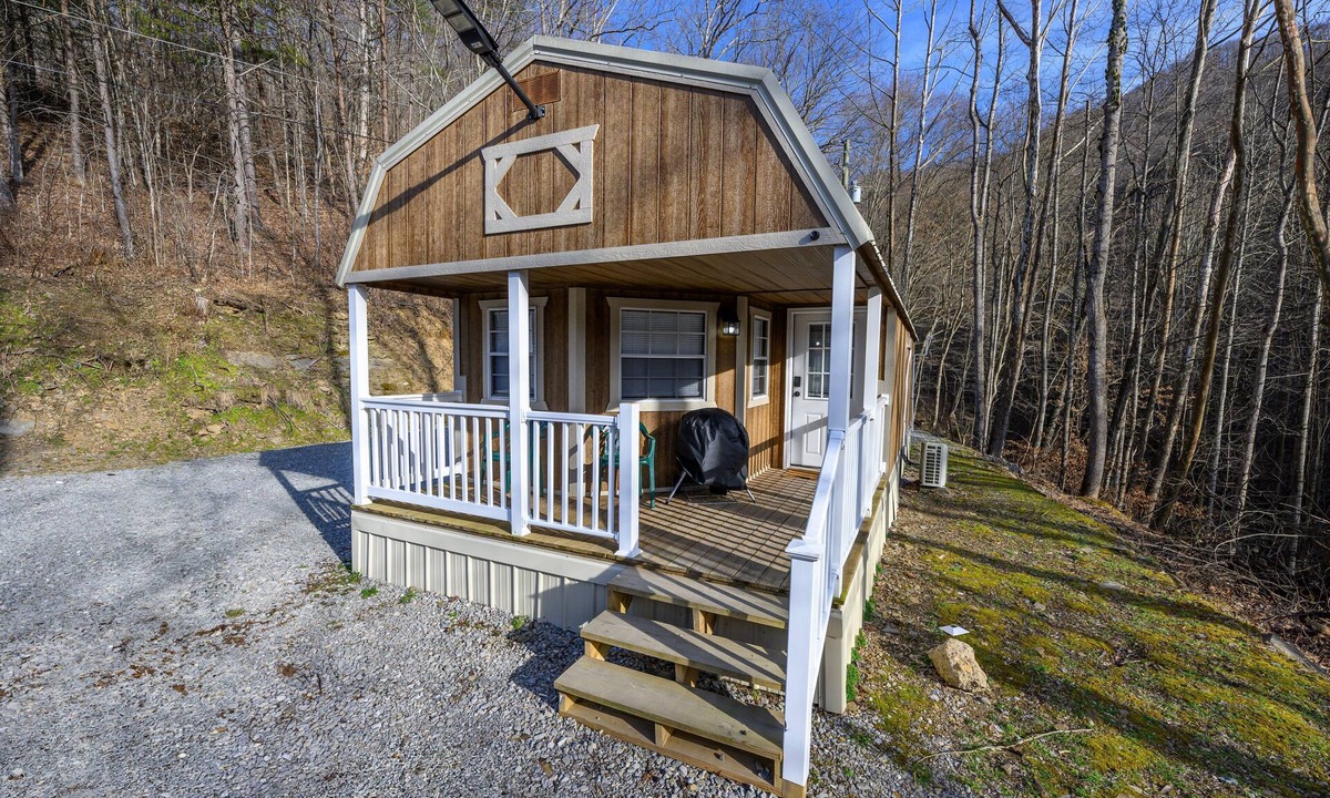 Wilkinson Cabin | Goin' Muddin' located in the heart of the Northern Hatfield McCoy Trails
