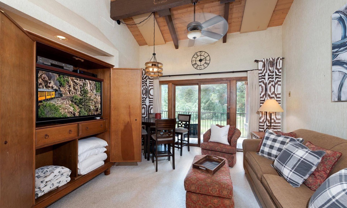 Purgatory Condo | Golden Feather Getaway | AC, Pool, Hot Tub, Golf & Ski