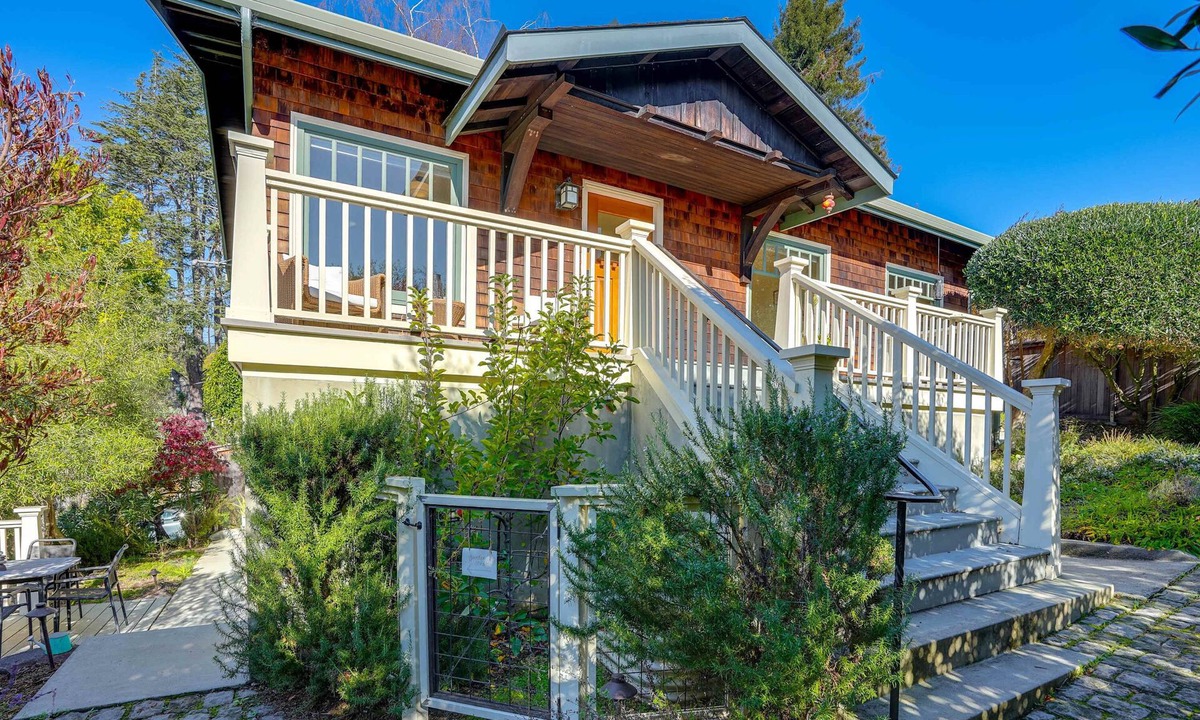 Berkeley Hills House | Golden Gate & Sunset Views! Classic Berkeley Home
