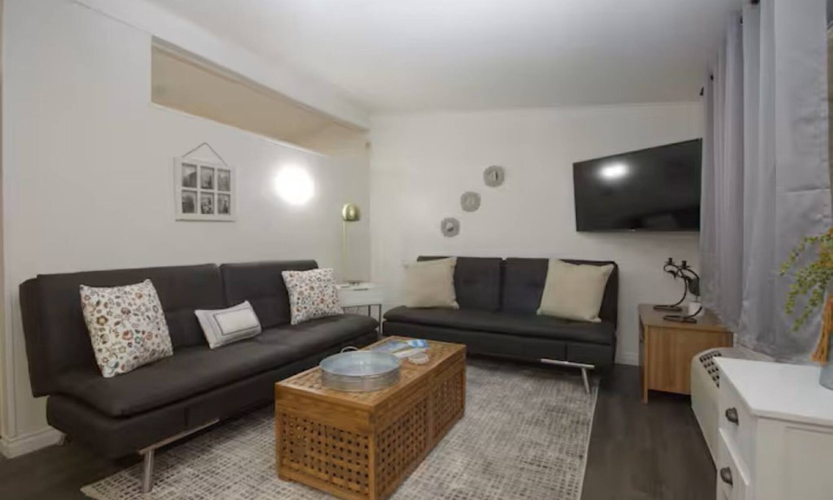 Kent Apartment | Golden Kent Studios & Suites
