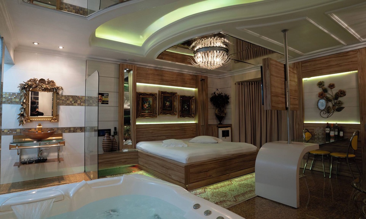 Centro Hotel | GOLDEN MOTEL
