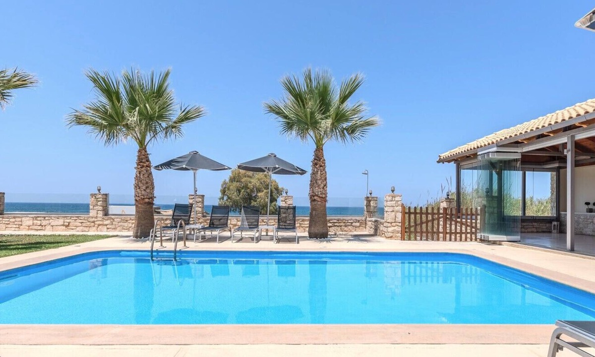 Sfakaki Villa | Golden sand beachfront villa ,6 Bedrooms,Rethymno