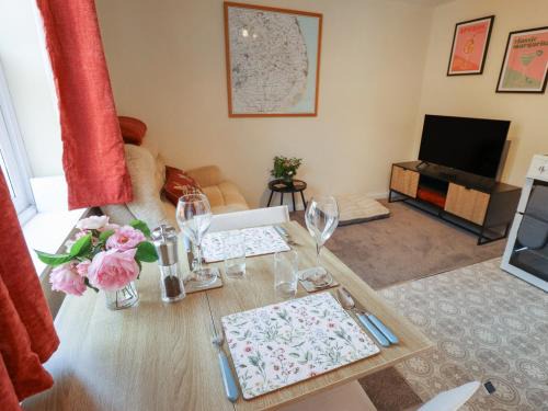 Spilsby House | Goldfinch