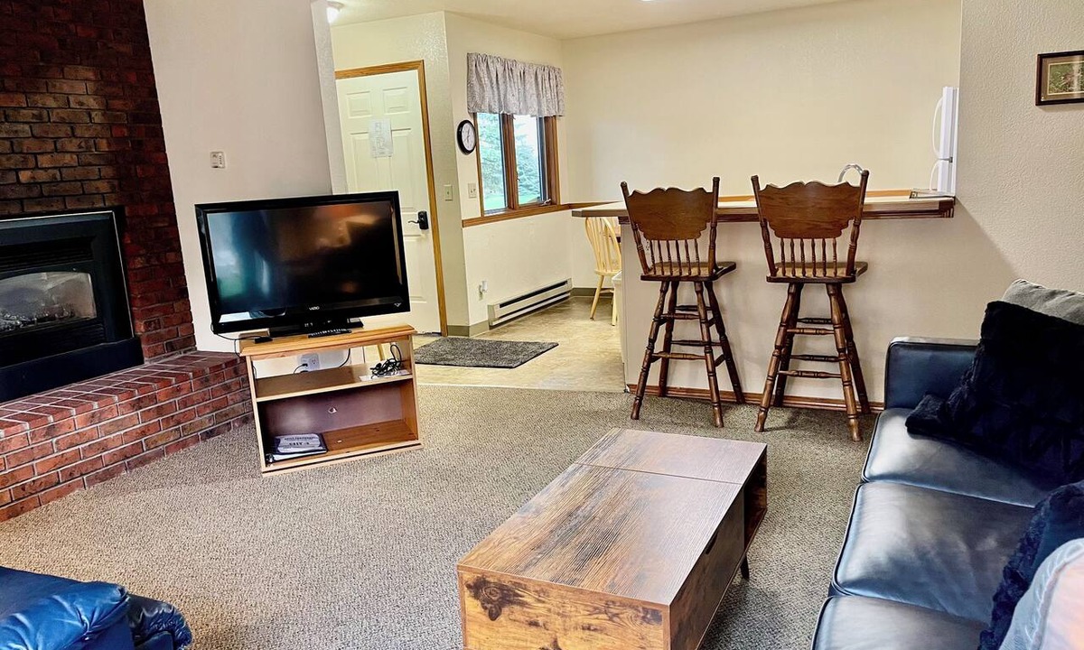 Red Lodge Condo | Golf Course Condo with Pool, Hot Tub, Sauna, and Game Room. Aspen Townhomes #6