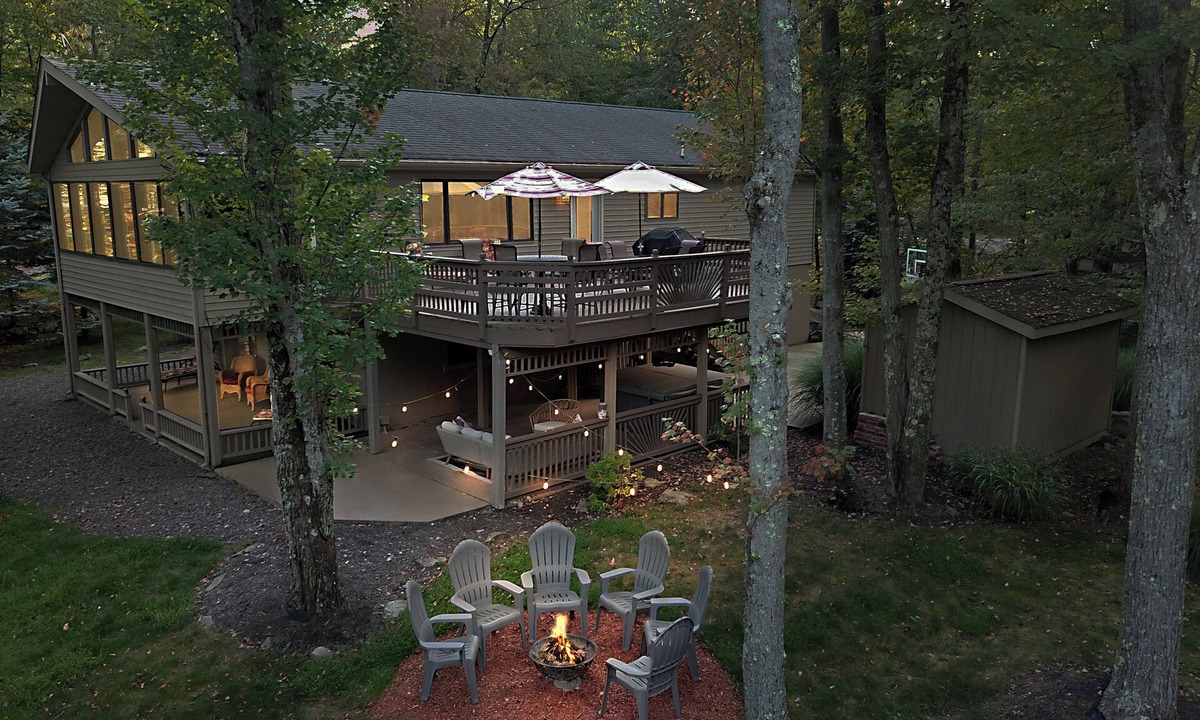 Lake Ariel House | Golf Course Getaway: XL Cabin w/Hot Tub, Pools, Beaches, Game Room, King Bed