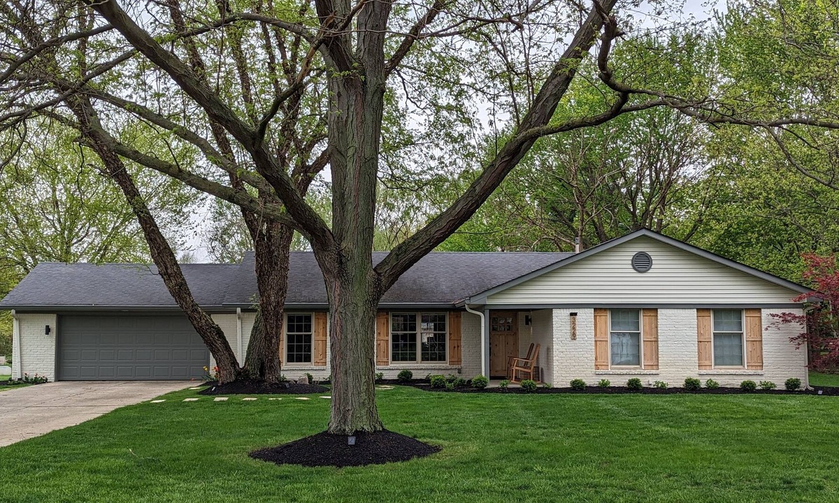 Carmel House | Golf Course Home in Carmel- Close to Zionsville and Indianapolis too!