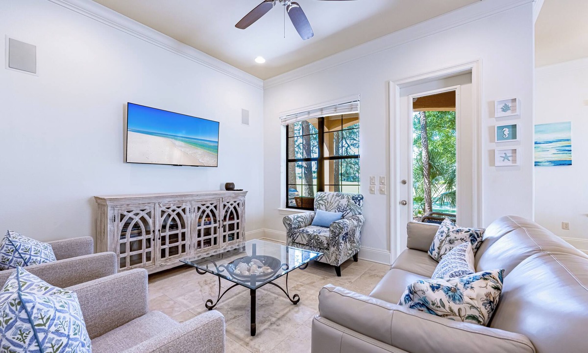 Villa Lago House | Golf Course View Beach Home with Golf Cart