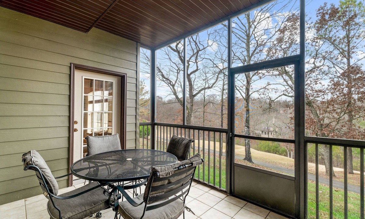 Branson West Condo | Golf Course View from Screened Porch, Near Silver Dollar City with Free Tickets, Gated Resort