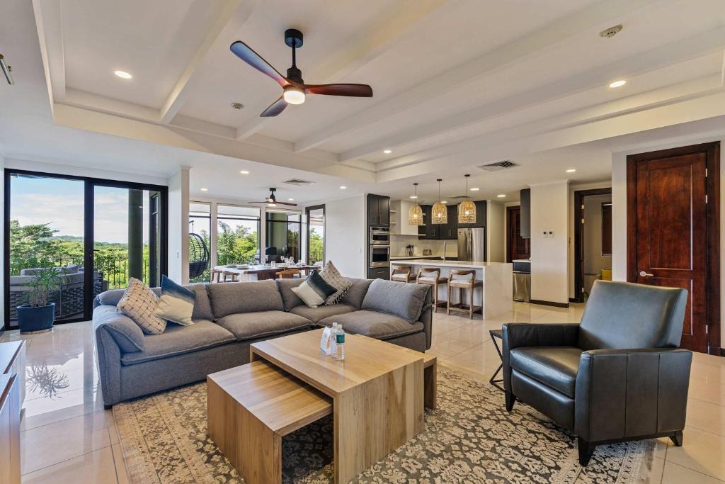 Brasilito House | Golf Course Villa, Beach Club & 11 Restaurants