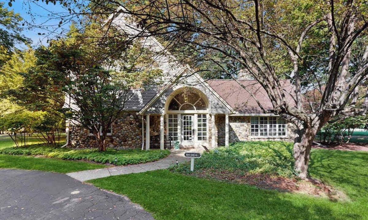 Benton Harbor House | Golf Front Home with Course View, WiFi, Patio & Grill