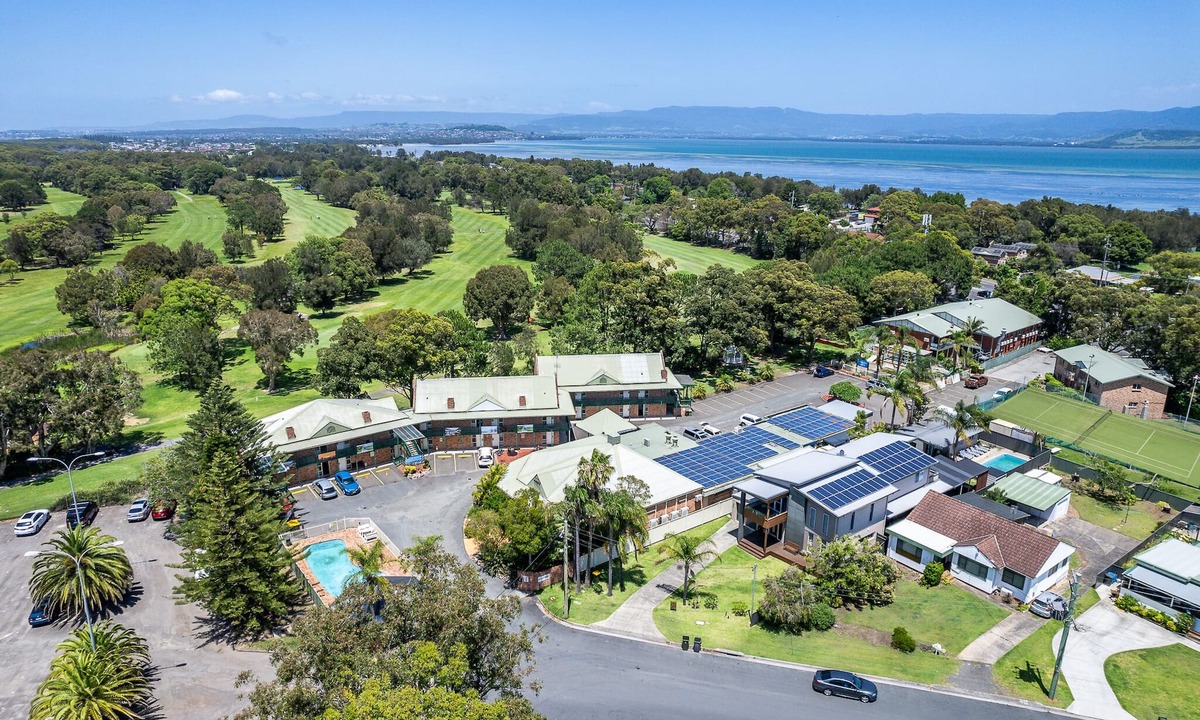 Primbee Hotel | Golf Place Inn