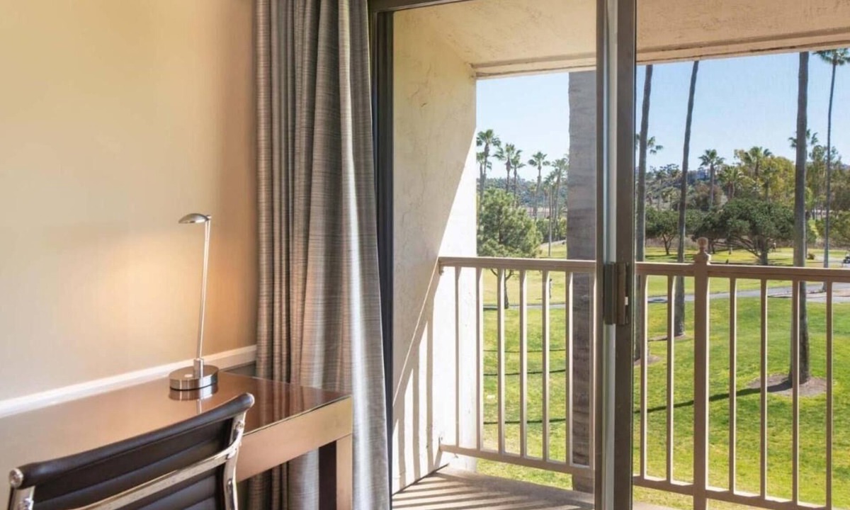 Rancho Santa Fe Hotel | Golf View King Fireplace | Trails, Two Pools & A Short Drive to the Beaches