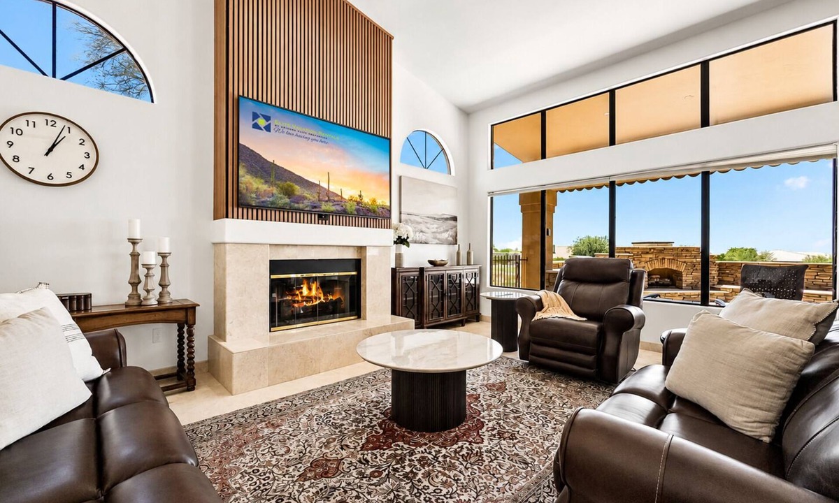 Red Mountain Ranch House | Golf Views for Days! Luxury Rental 3 King Suites. Heated Community Pool/Spa and Golf