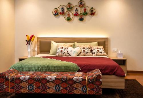 Jaypee Greens Apartment | GolfView Retreat- A luxury Business Suite in GolfLink, Greater Noida