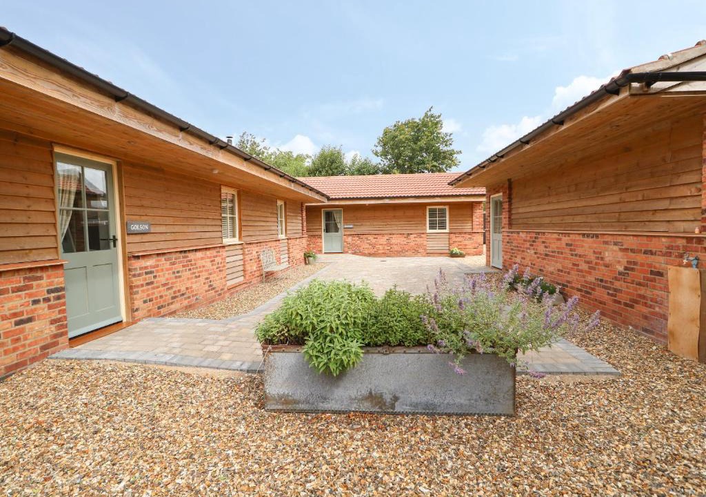 Long Sutton House | Golson Stable