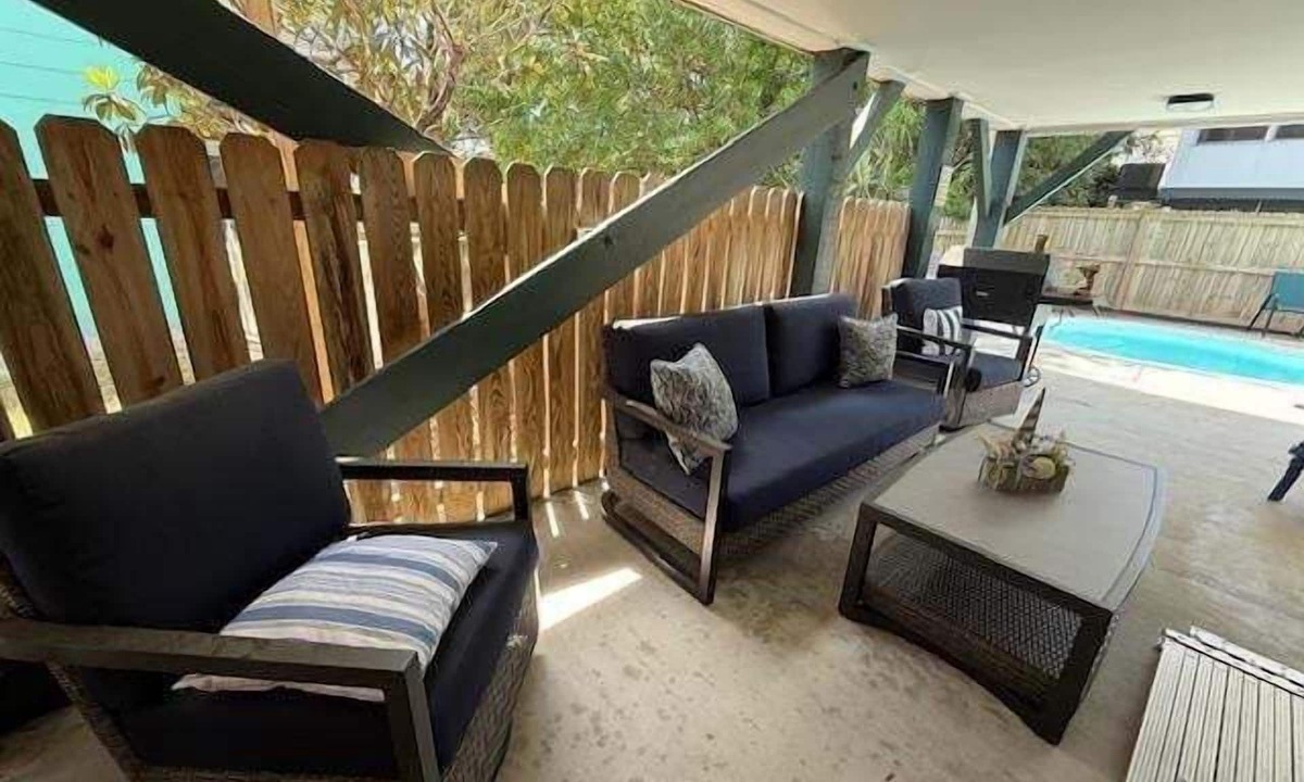 Surfside Beach House | Gone To The Beach 4 Bedroom Home by RedAwning