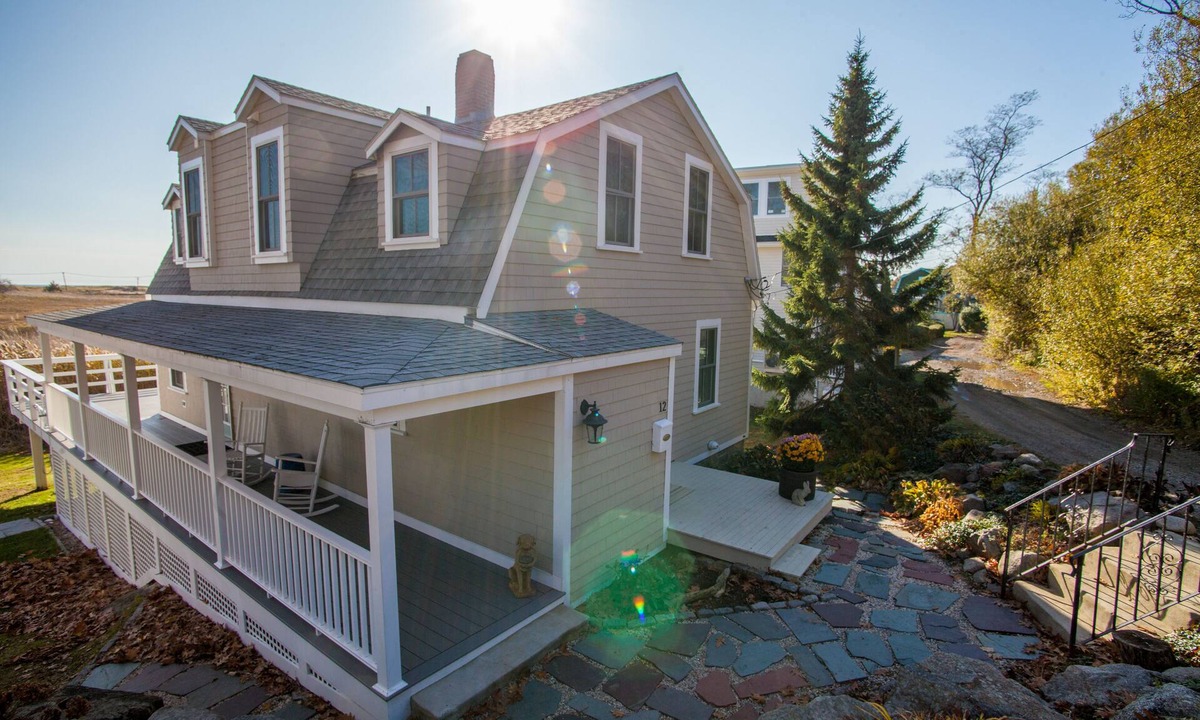 Gloucester Cottage | Good Harbor Beach House - walk to beach, close to restaurants and shopping!