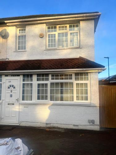 London Borough of Ealing House | Good Priced Accommodation in Church Road, Northolt