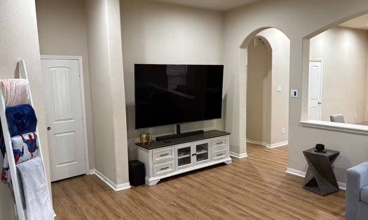 Manvel House | Good Times Getaway! Perfect 4-bedroom house in charming Manvel.