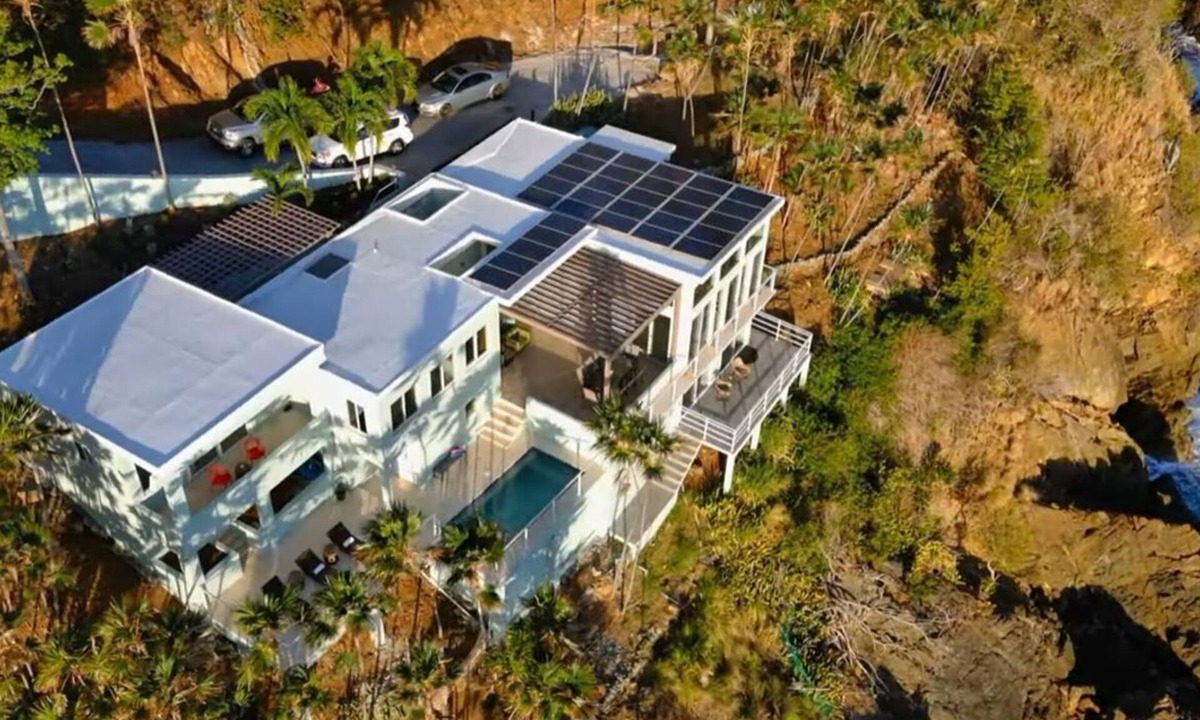 Mandal Villa | Good Vibes Only Waterfront Villa/Private Pool/Modern/Sun Decks/Majestic Views!