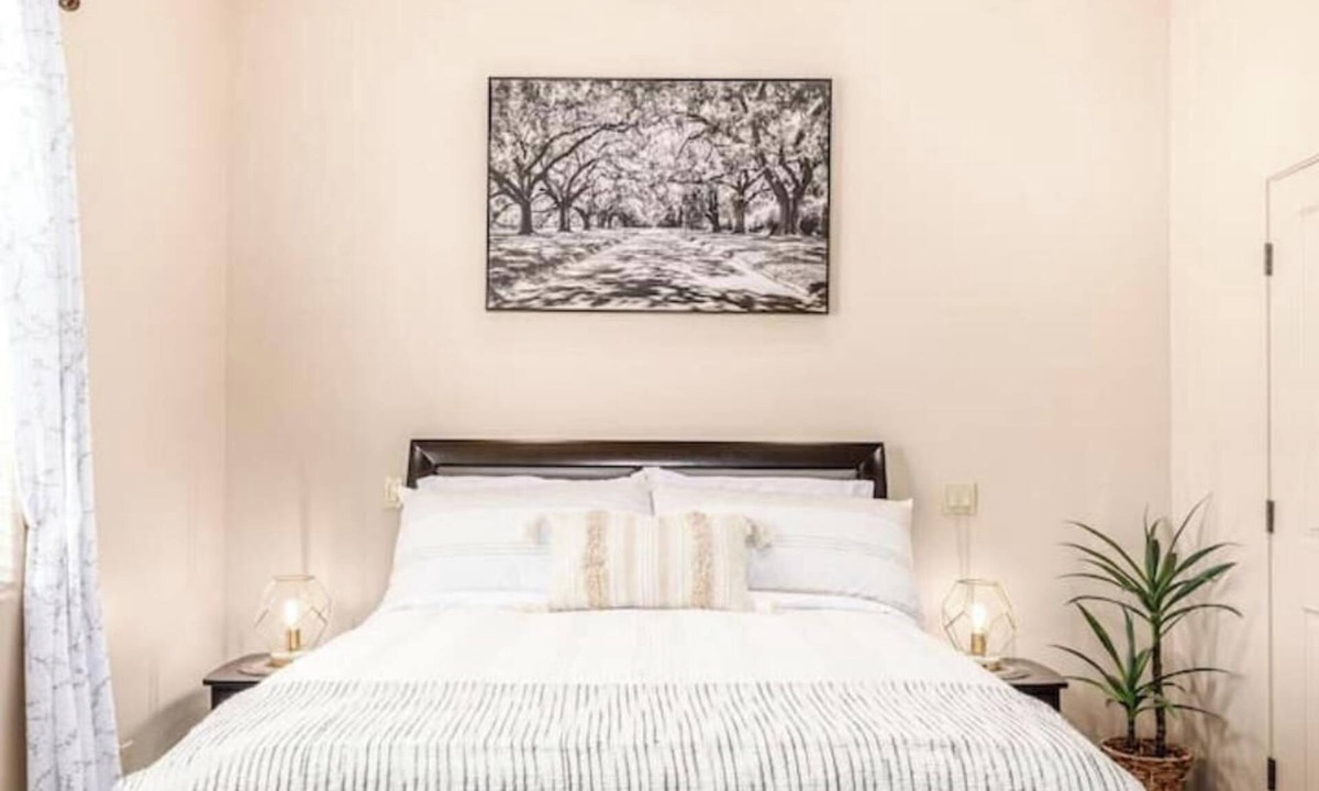Rincon Heights Condo | Good Vibes Sam Hughes
