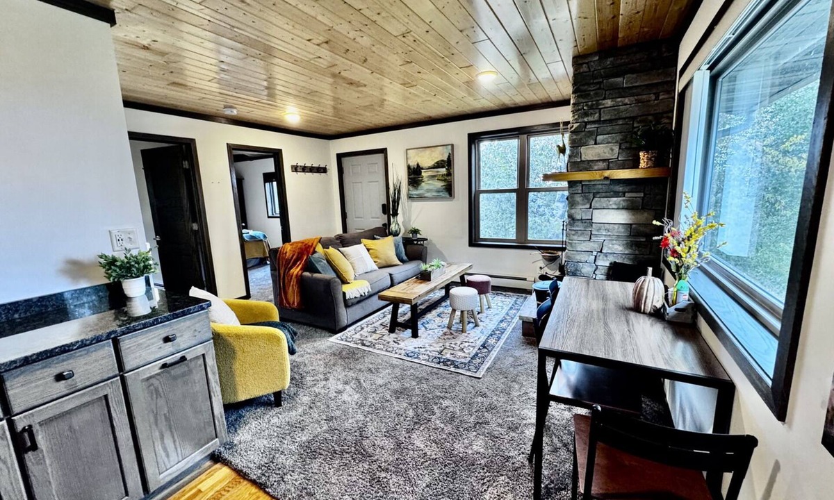 Two Harbors Apartment | Gooseberry Trailside Suites | Lester River Suite