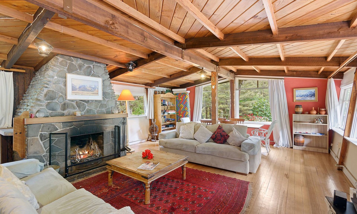 West Coast Region Ski Chalet | Gorgeous family-sized rustic Holiday Chalet in Arthurs Pass. Tranquil setting!