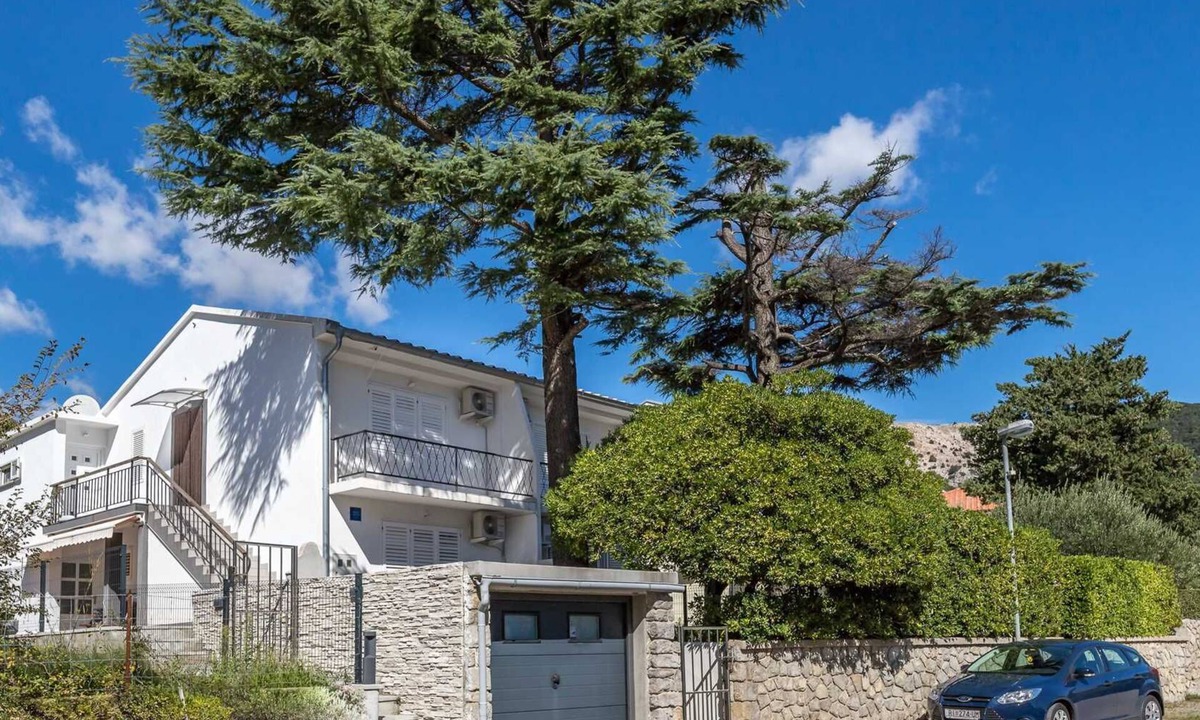 Jurandvor Apartment | Goran Studio 2 - Charming Couples Retreat with Parking