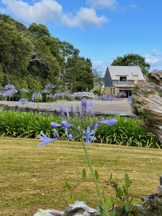 Strahan Hotel | Gordon Gateway