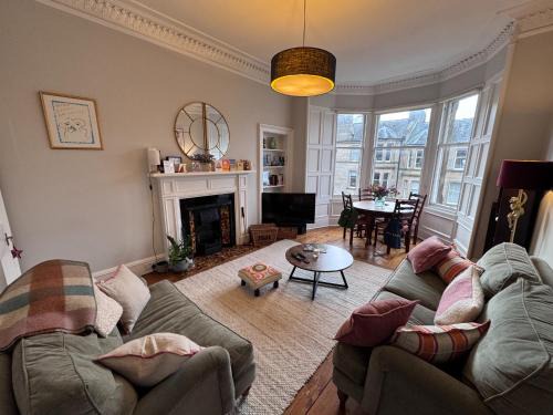 Stockbridge Apartment | Gorgeous 2BDR with Unique Character in Edinburgh