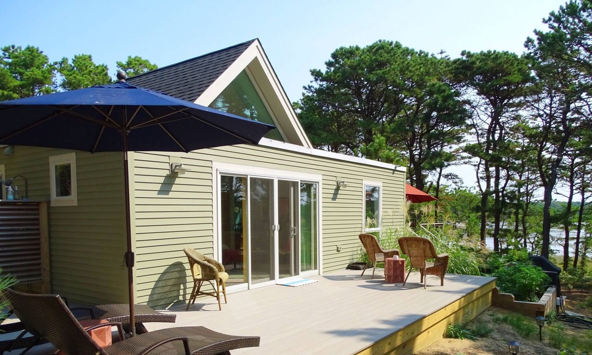 Indian Neck Heights House | Gorgeous 2BR, Secluded, Tidal Marsh Views, Walk to Water, Decks, Outdoor Shower