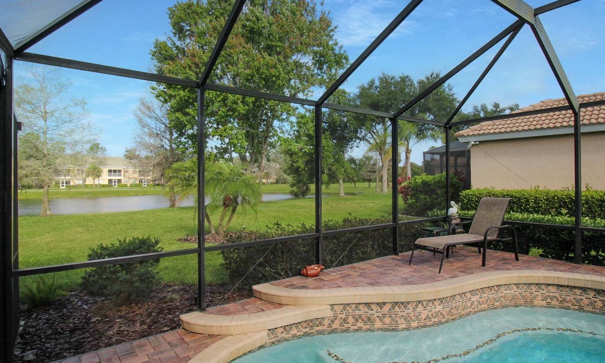 Braden River House | Gorgeous 3/3 private lakefront pool home - Irynas Dream