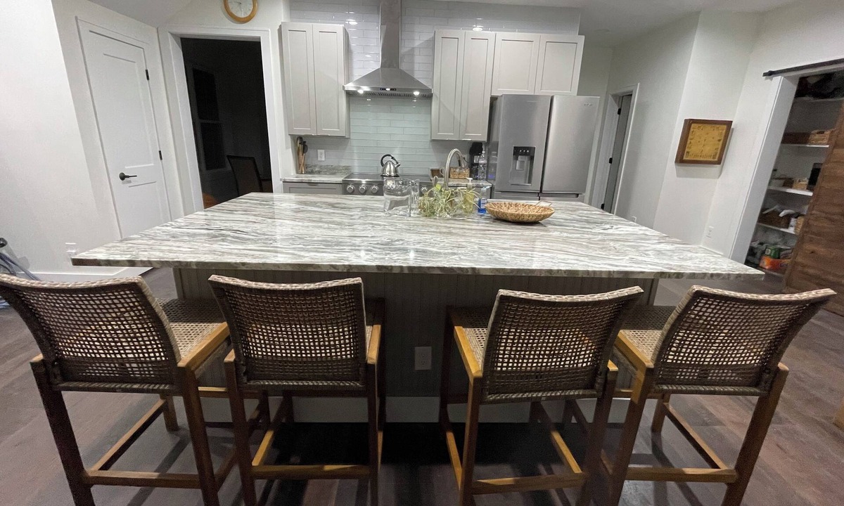 Shannon House | Gorgeous 3-bed, 3.5 bath on 32 acres of beautiful farmland, Shannon, MS. WiFi.
