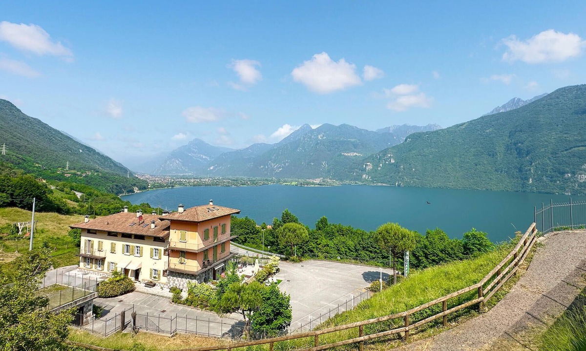 Ponte Caffaro Apartment | Gorgeous apartment in Ponte Caffaro with WiFi