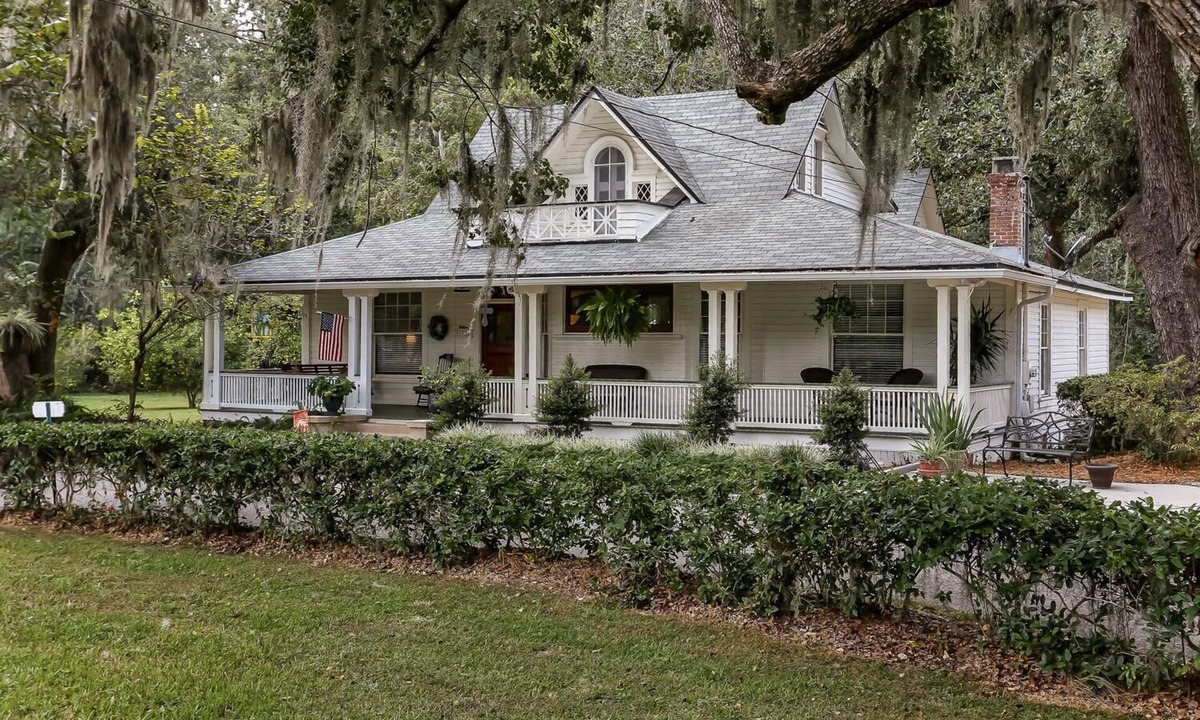 Orange Park House | Gorgeous circa 1875 Plantation House (in city)