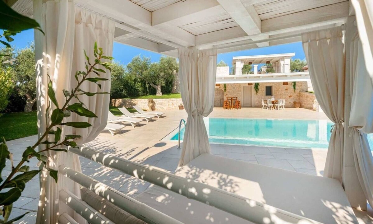 Putignano Villa | Gorgeous Countryside Villa with Infinity Pool