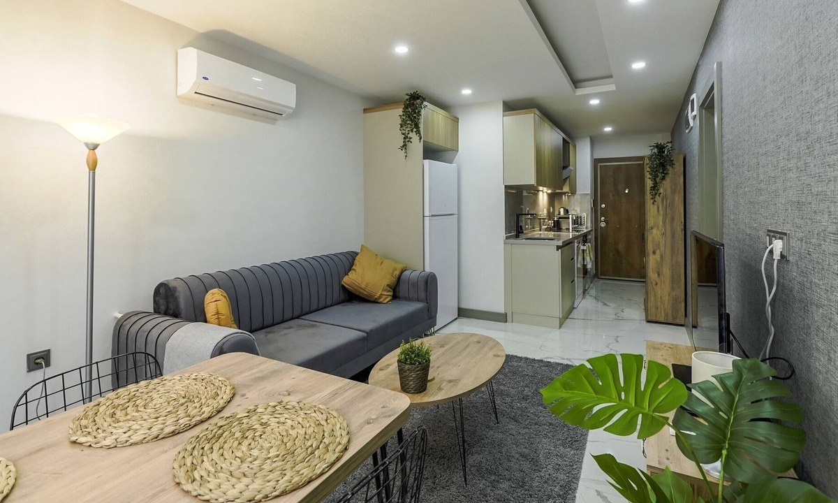 Muratpasa House | Gorgeous Hideaway with Balcony 10 min to Beach