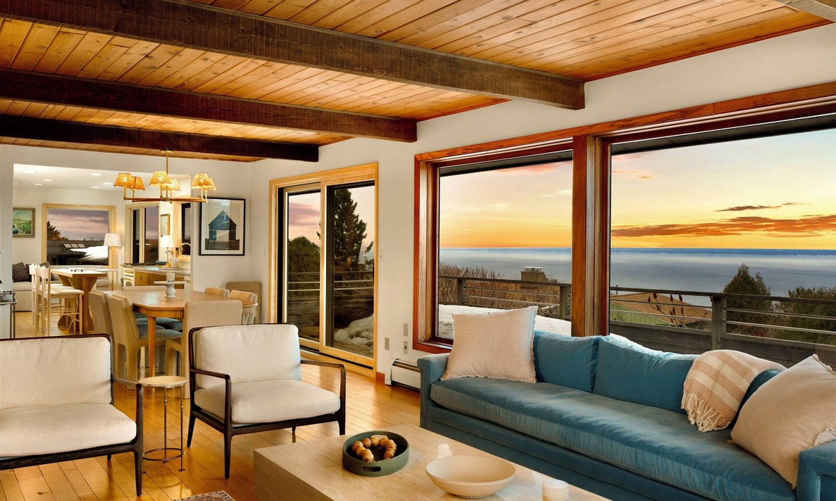 East Hillside House | Gorgeous Hilltop Home Overlooking Lake Superior