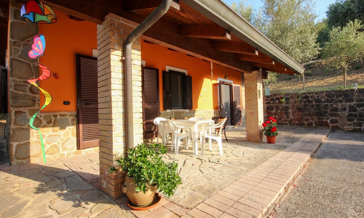 Perdifumo House | Gorgeous home in Perdifumo with WiFi