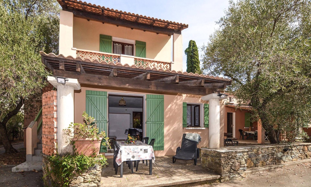 Querciolo House | Gorgeous home in Querciolo with swimming pool