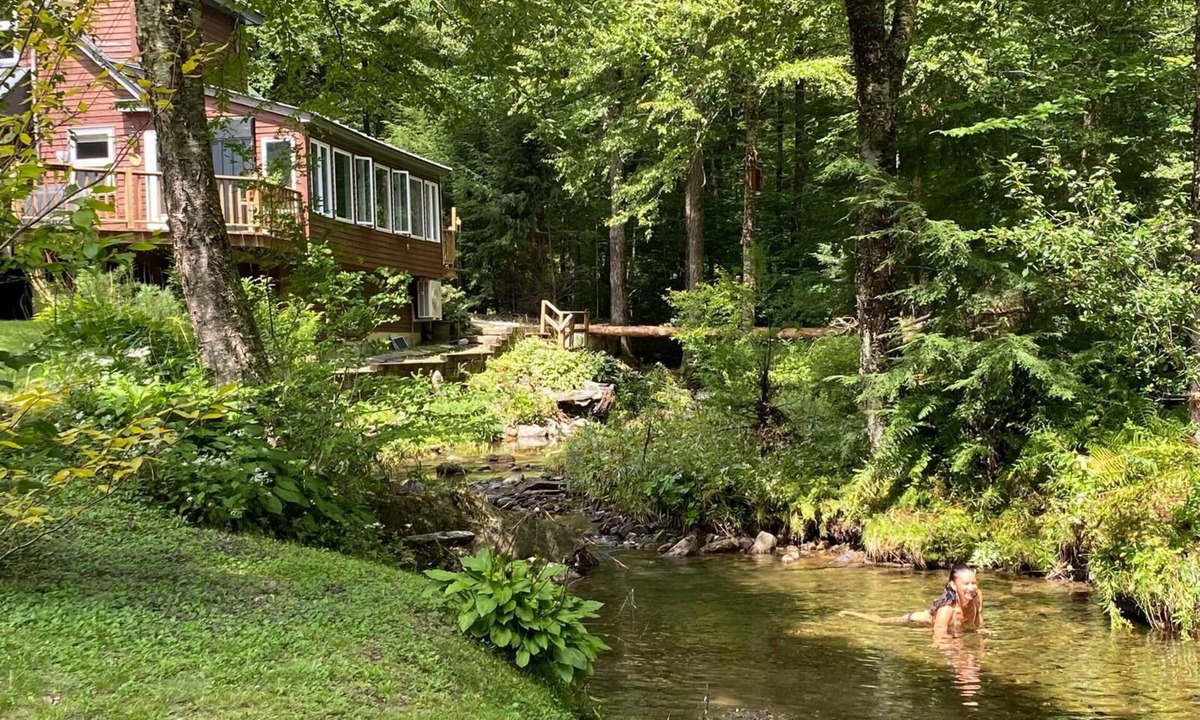 Brookline House | Gorgeous Home on 10 Acres w/Brook - SLEEPS 2-4