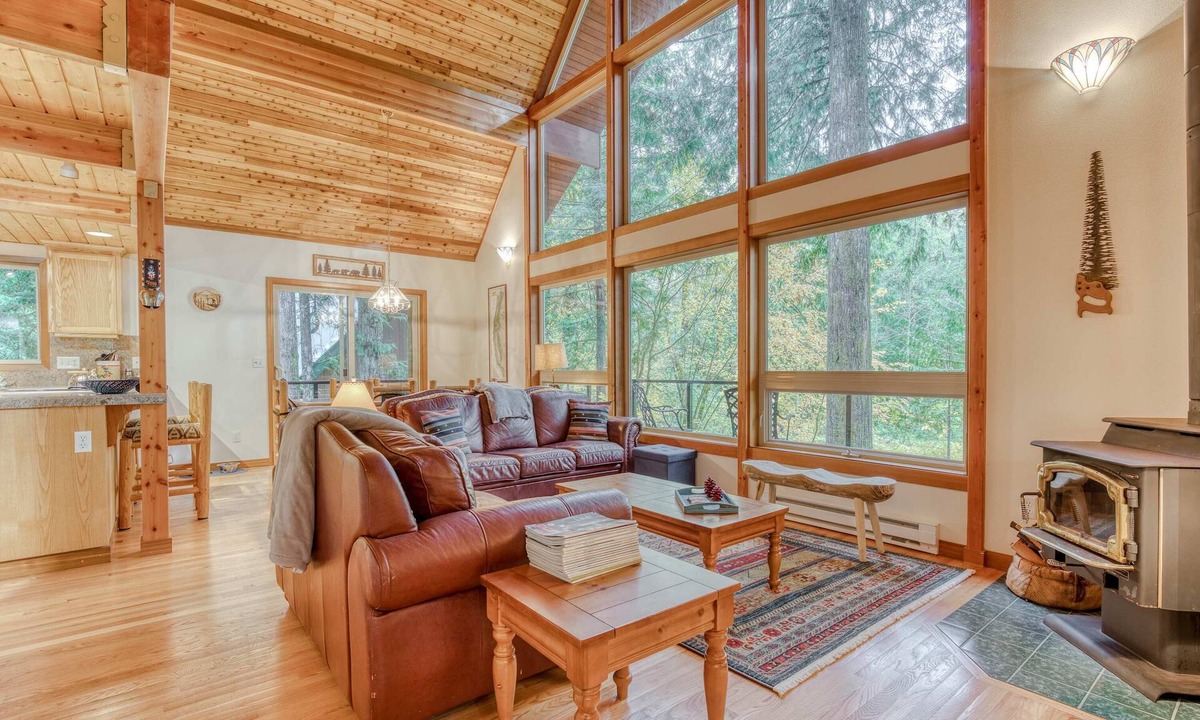 Rhododendron House | Gorgeous home with views of the river, fireplace, washer&dryer, & dog-friendly