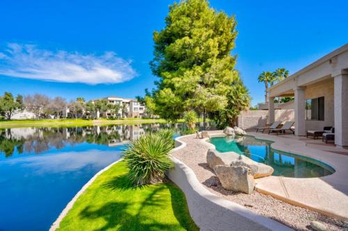 Chandler House | Gorgeous Lakefront Paradise w Pool & Views