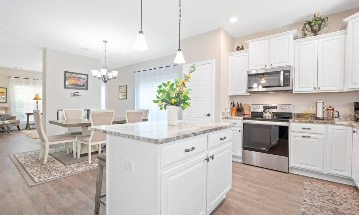Country Club Estates House | Gorgeous new home, one level & convenient location
