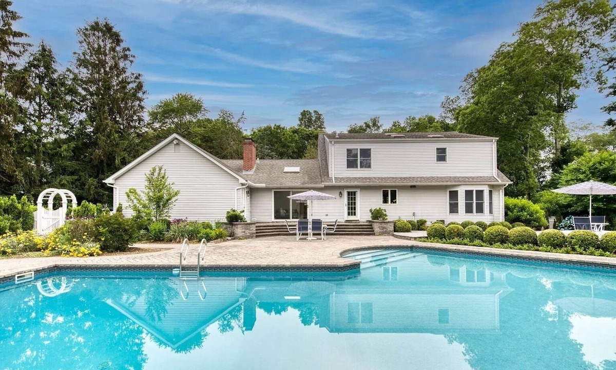 Northville House | Gorgeous Newly Renovated North Fork Estate w/pool